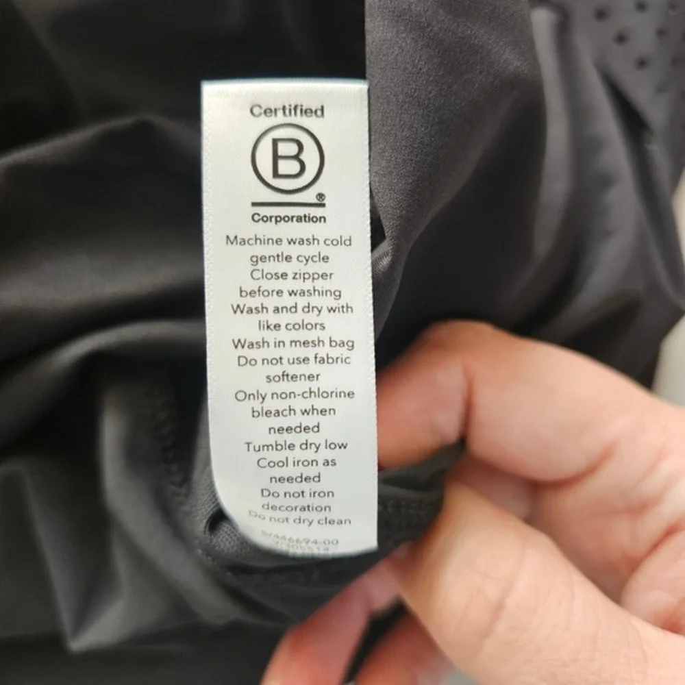 NWT Athleta Hustle 3